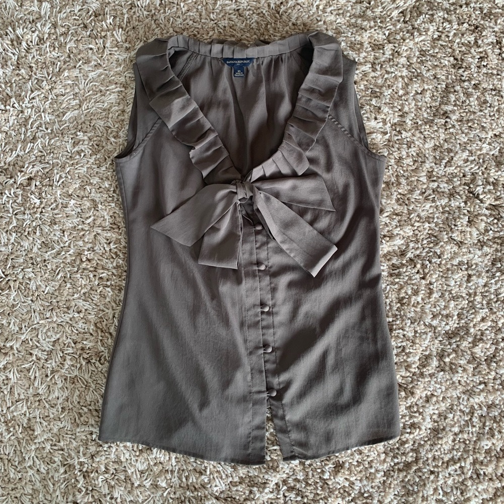 Banana Republic Olive Green Sleeveless Blouse
